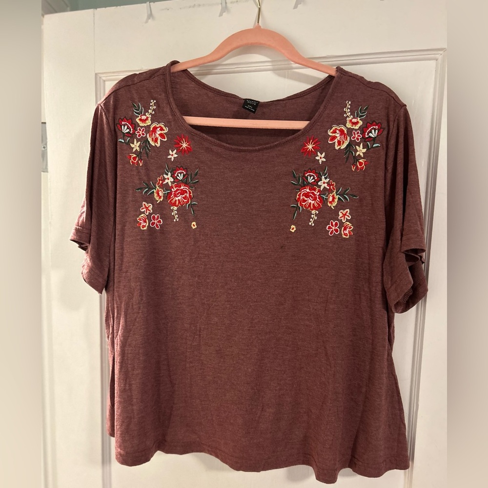 Embroidered Floral Maroon